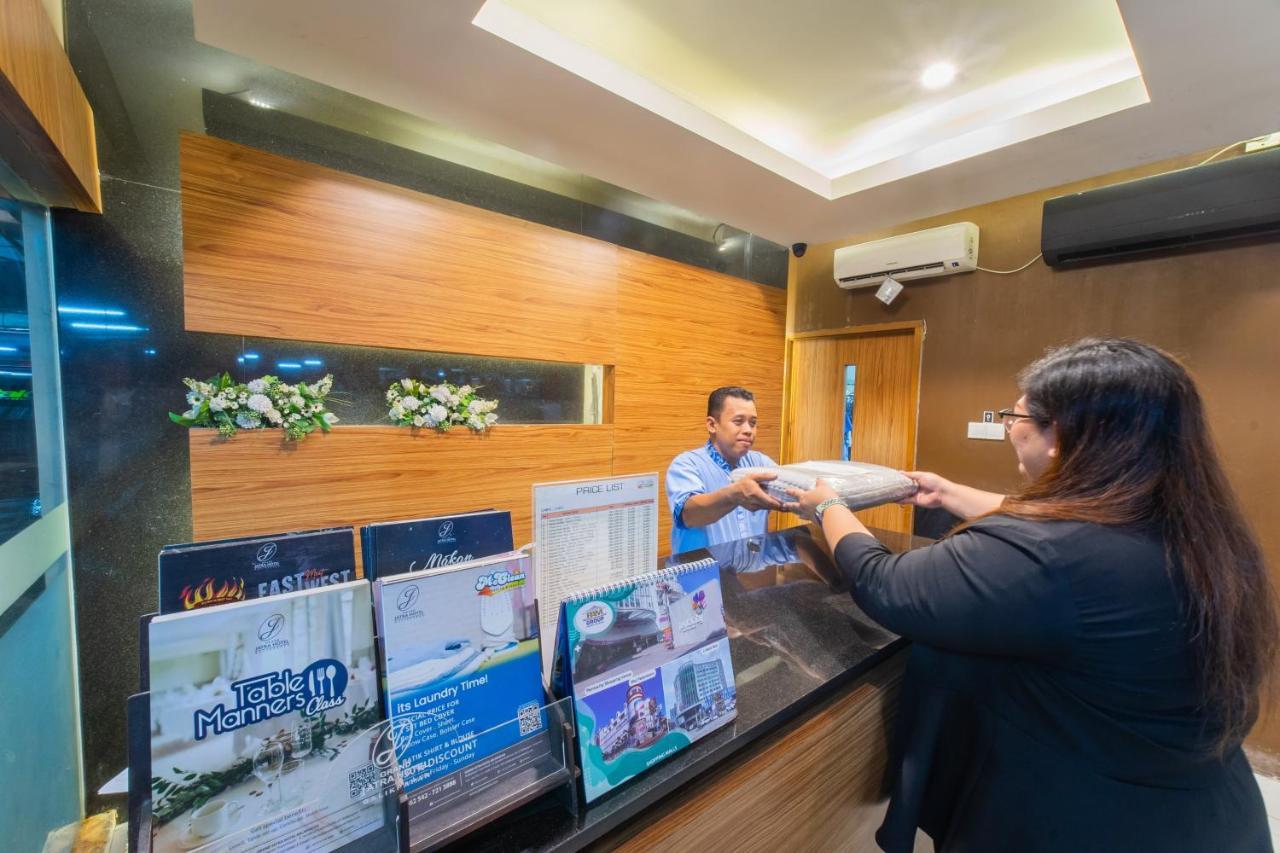 Grand Jatra Hotel Balikpapan Экстерьер фото